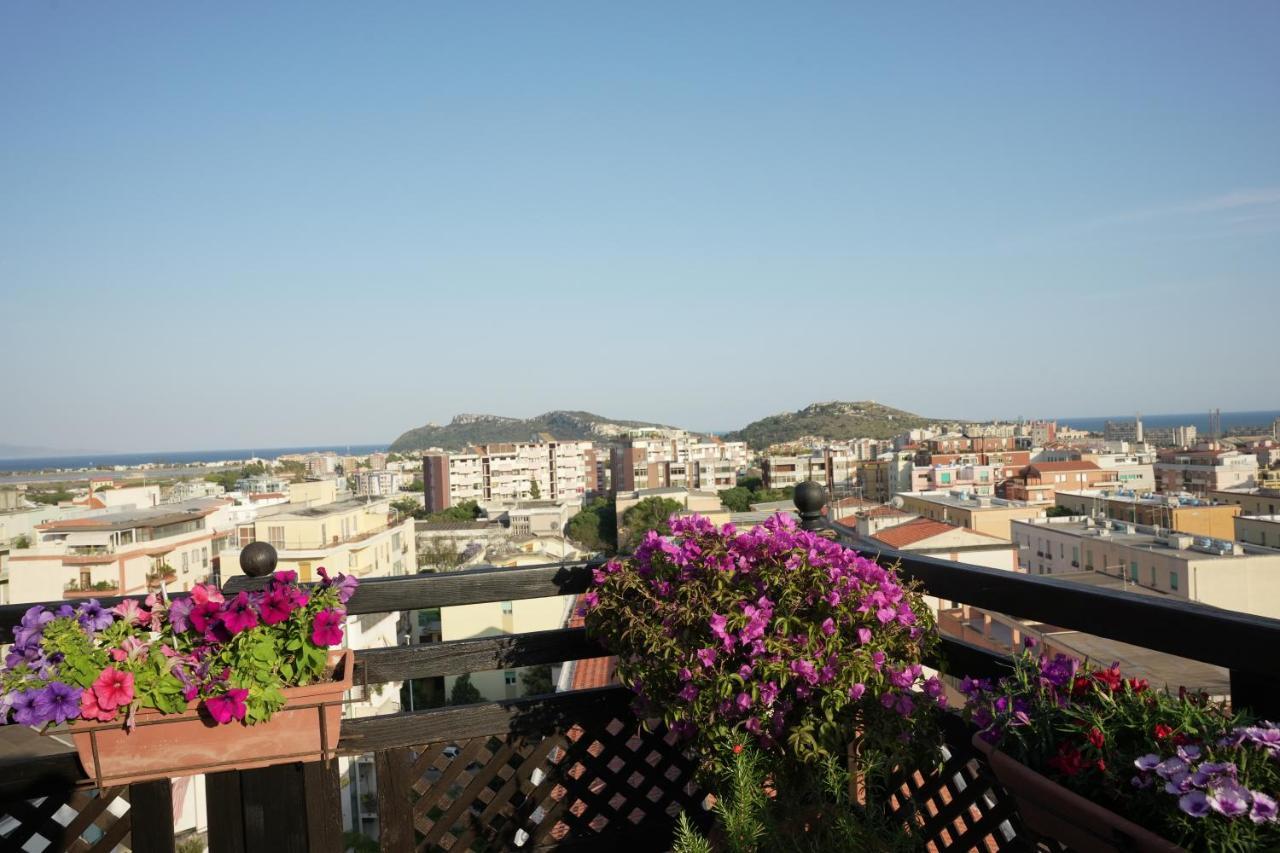 Prestigioso Attico Panoramico Cagliari Villa Exterior foto