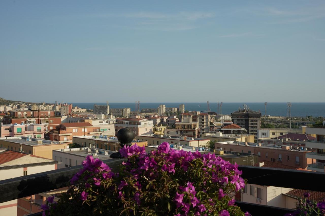 Prestigioso Attico Panoramico Cagliari Villa Exterior foto